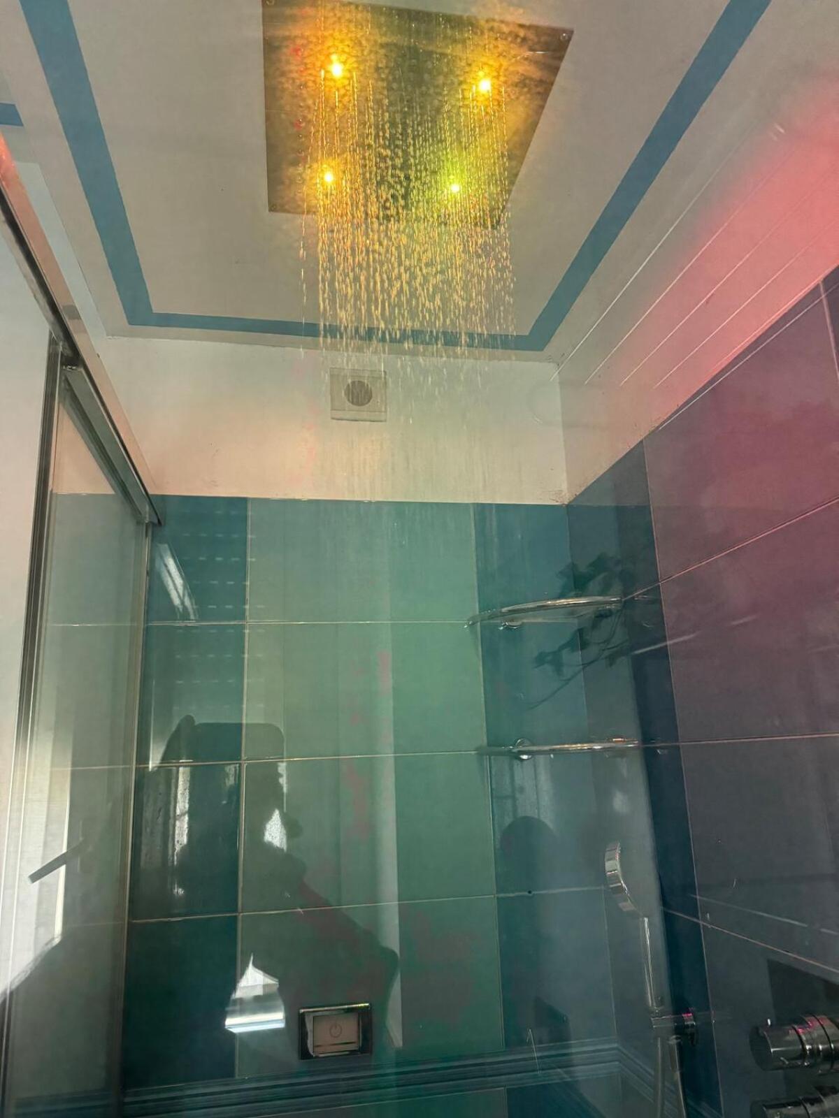 Apartment Spacious Three In Corso Vercelli, In The Center