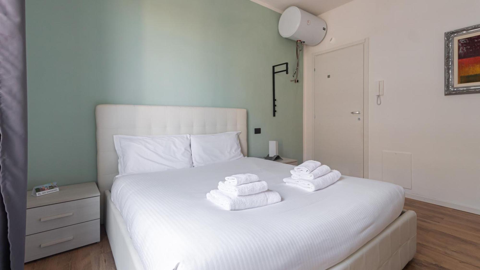Italianway - Rosmini 11 B Milan