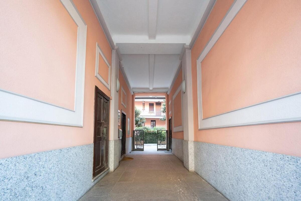 10 Min To Duomo New Chic Apt, 20 Min To Linate Apartment