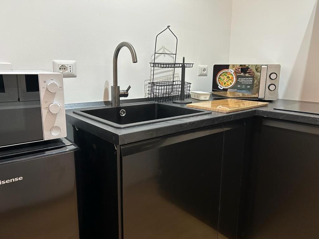 Apartment Eleganza Milanese Near Duomo & Metro *