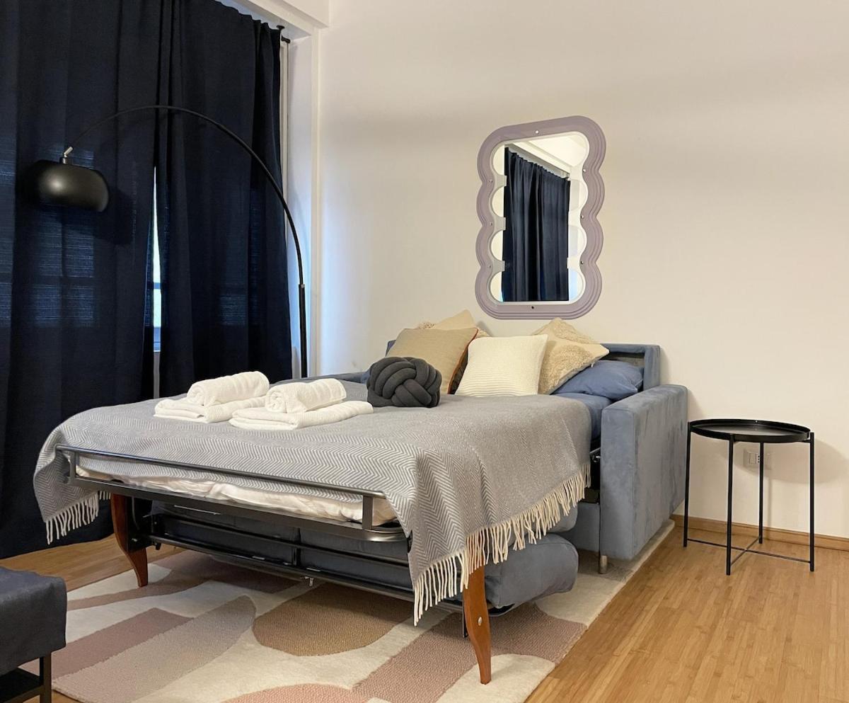 Eleganza Milanese Near Duomo & Metro Apartment Milan
