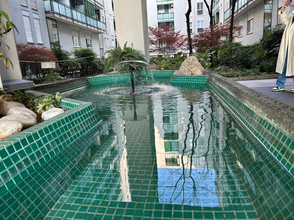 Eleganza Milanese Near Duomo & Metro Apartment *