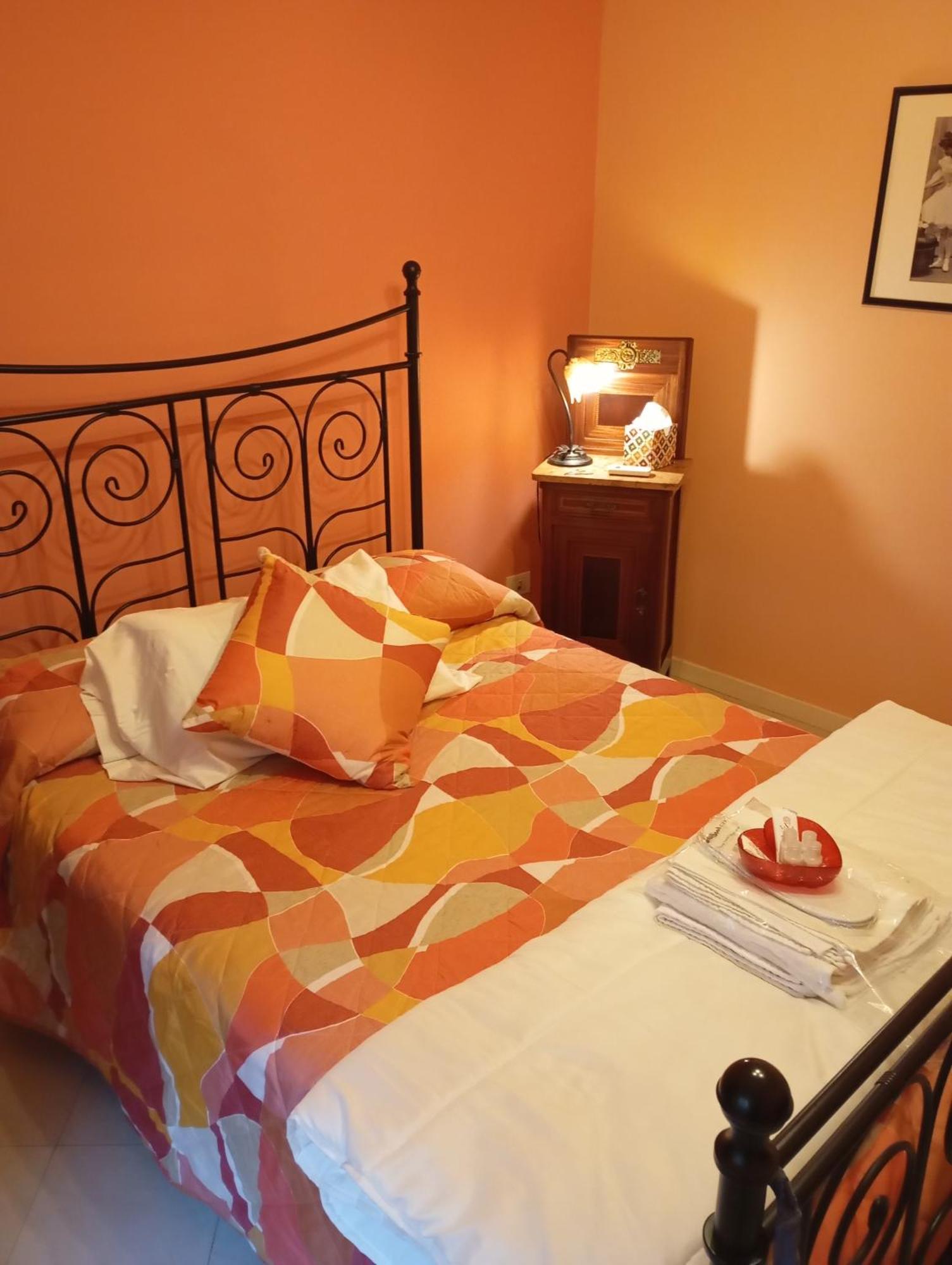 Flores Home, Vintage Charm Near Center & Navigli Apartment *