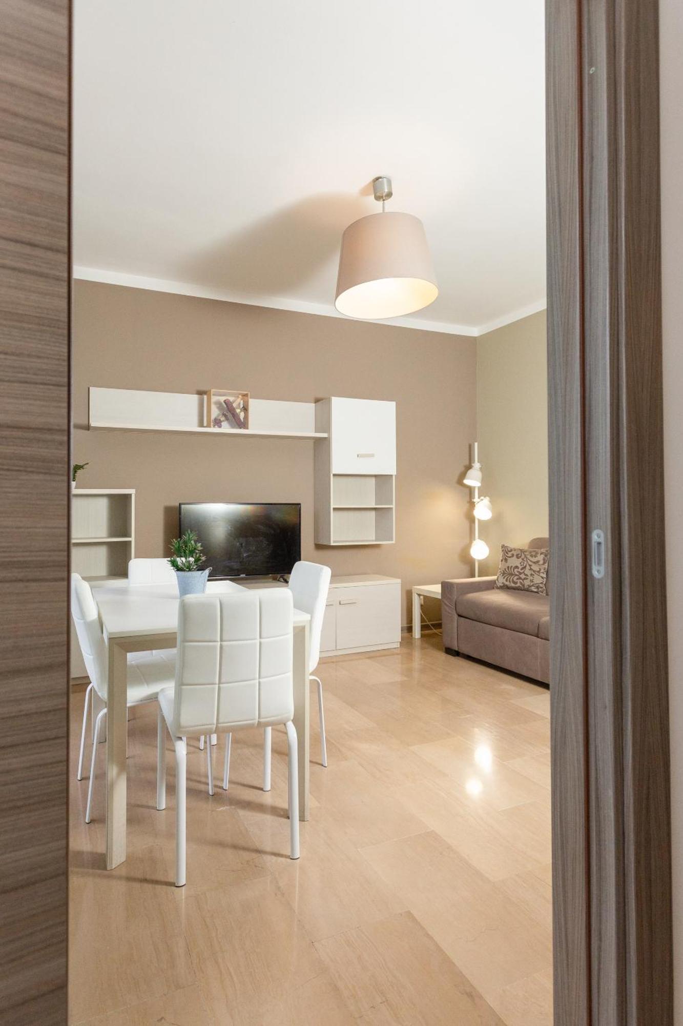 Apartment Honey Exclusive - Train Station - Near Center Milan