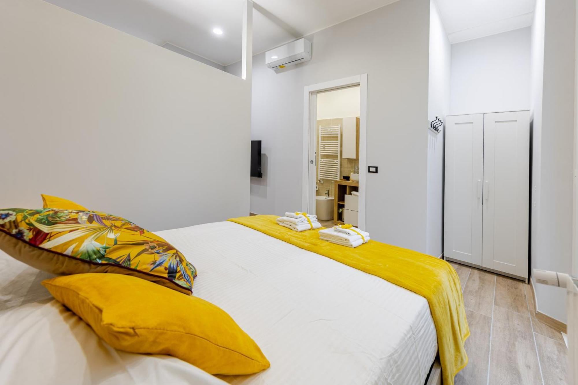 Apartment Jonathan - Citta Studi & Porta Venezia - *