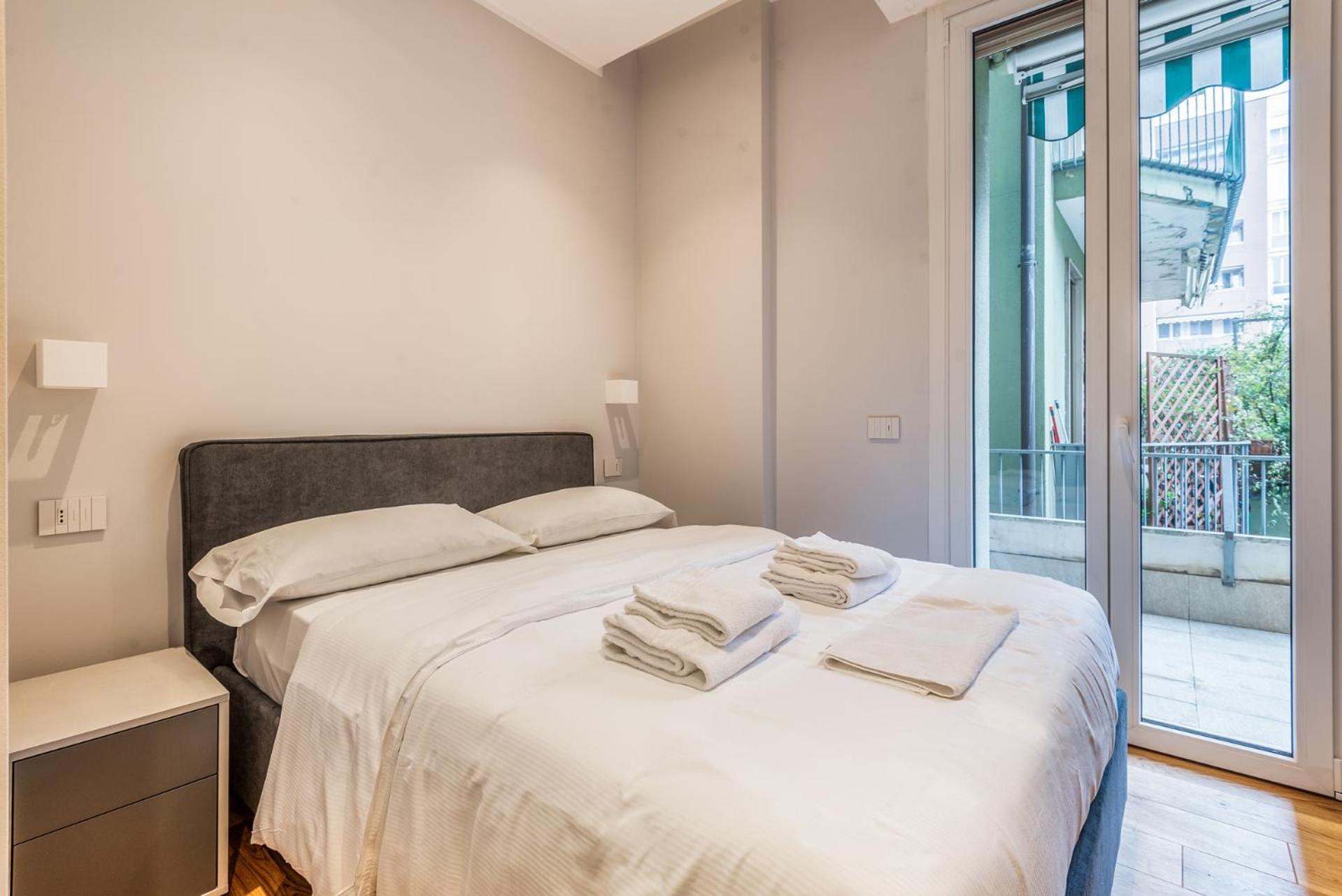 Apartamento Via Carracci 6 2 Pax Wi-fi *
