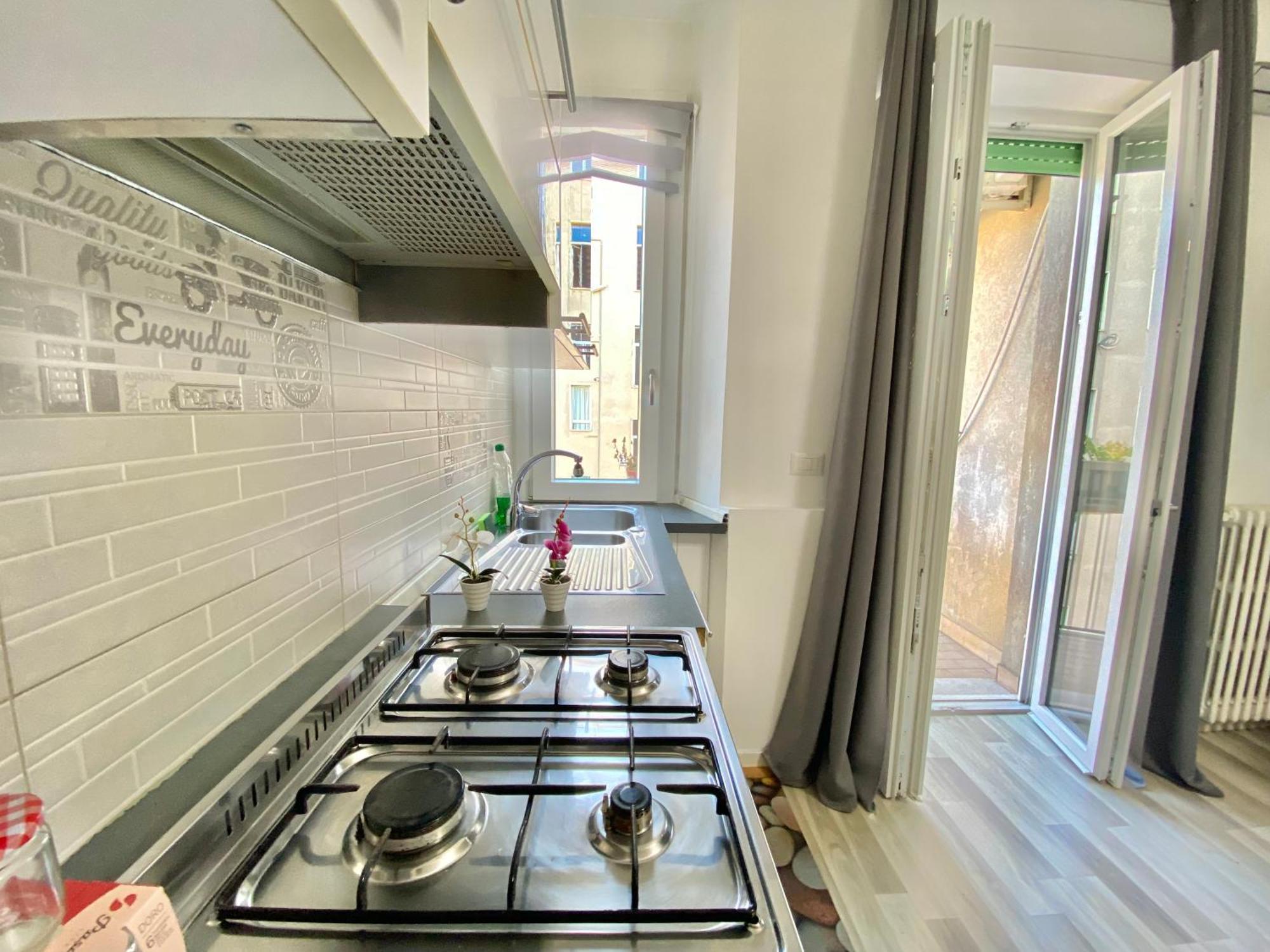 Lugano S&s Home, Moderna E Tranquilla, Vicino Al Centro Di Milano, Con Parcheggio Gratuito Esterno Apartment *
