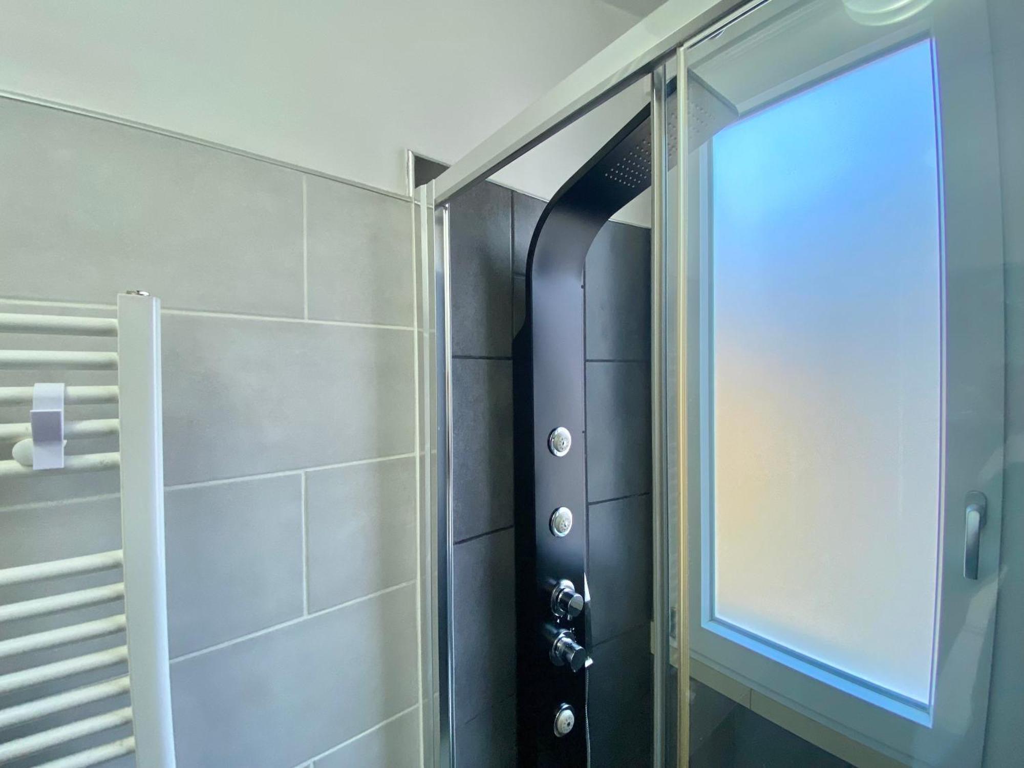 Lugano S&s Home, Moderna E Tranquilla, Vicino Al Centro Di Milano, Con Parcheggio Gratuito Esterno * Milan