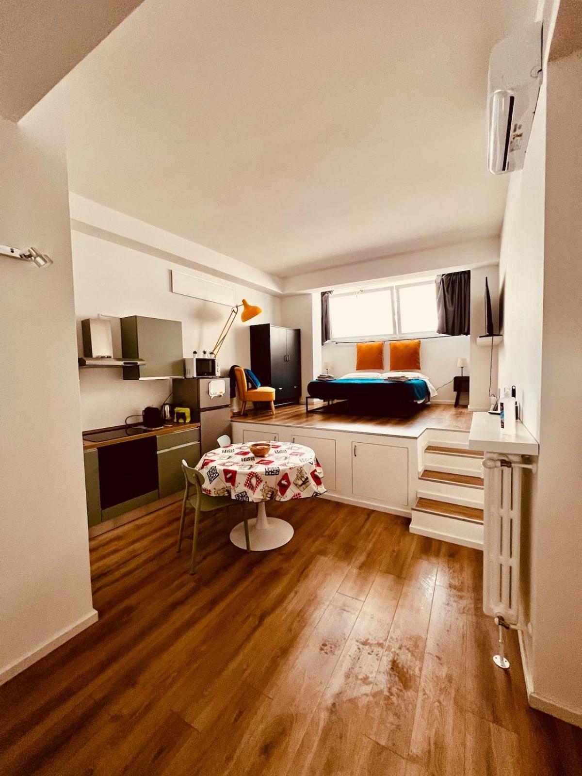 Casa Lella Your In Apartment Milan