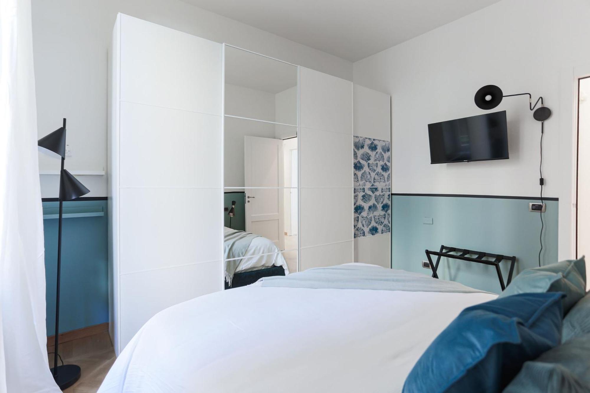 The Rent - Spacious Three-bedroom In The Heart Of * Milan