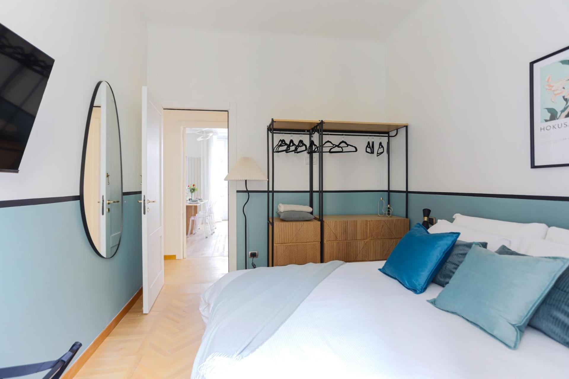 The Rent - Spacious Three-bedroom In The Heart Of Apartment Milan