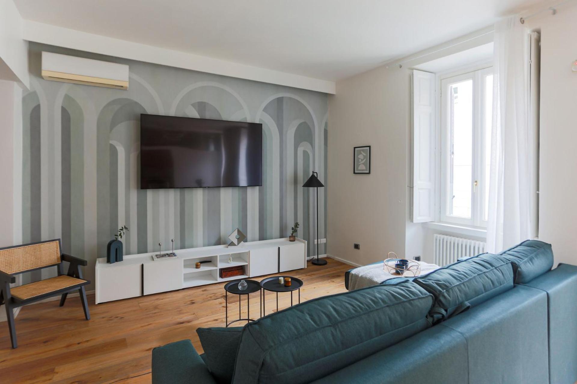 The Rent - Spacious Three-bedroom In The Heart Of * Milan