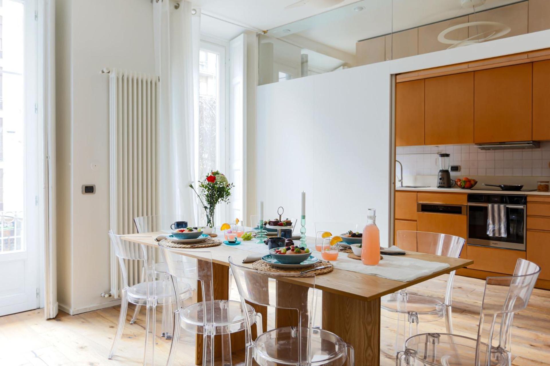 The Rent - Spacious Three-bedroom In The Heart Of Milan