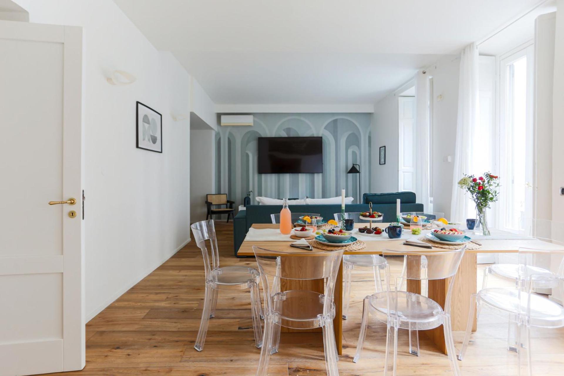 The Rent - Spacious Three-bedroom In The Heart Of Apartment Milan
