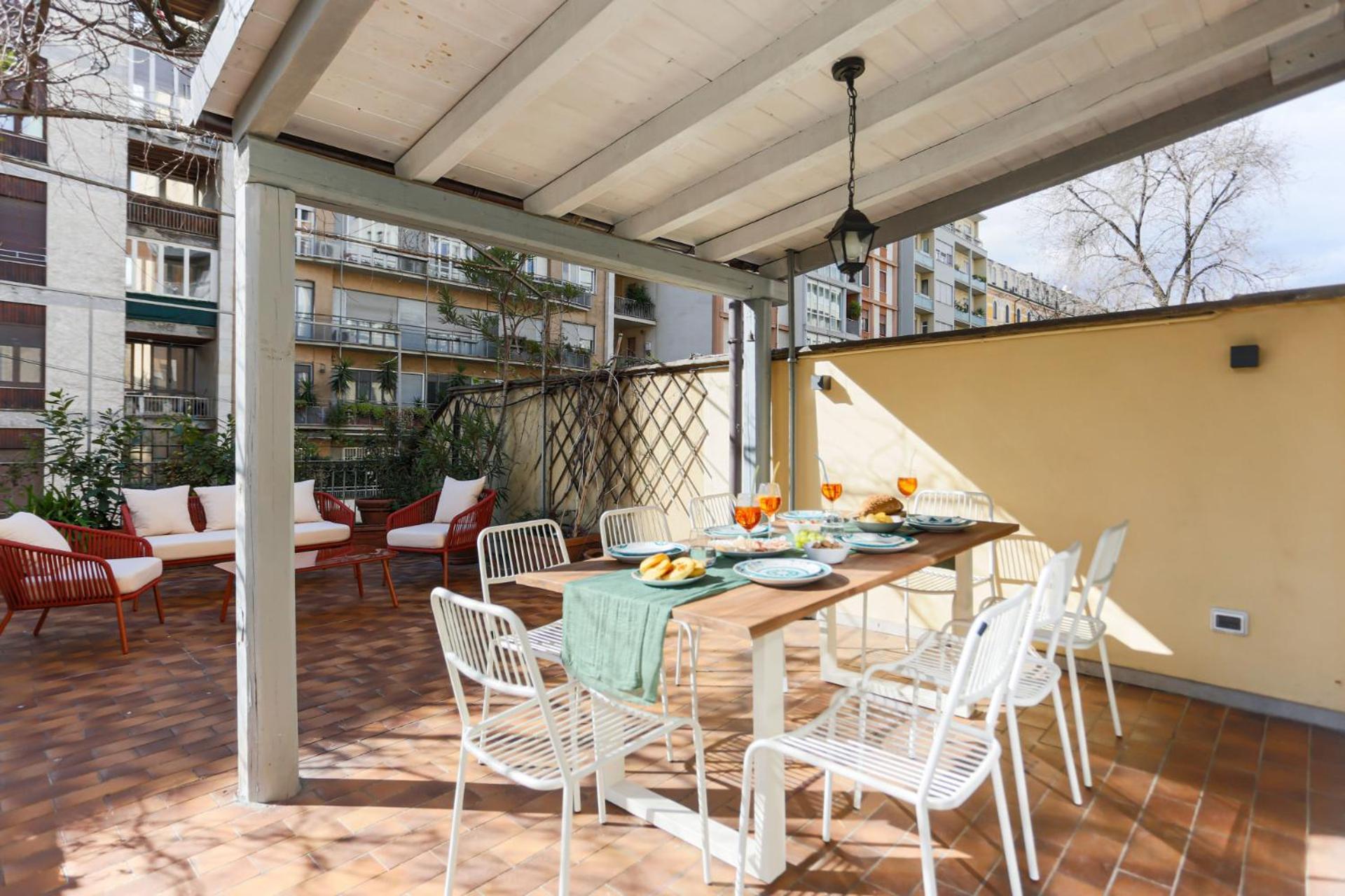 The Rent - Spacious Three-bedroom In The Heart Of Apartment
