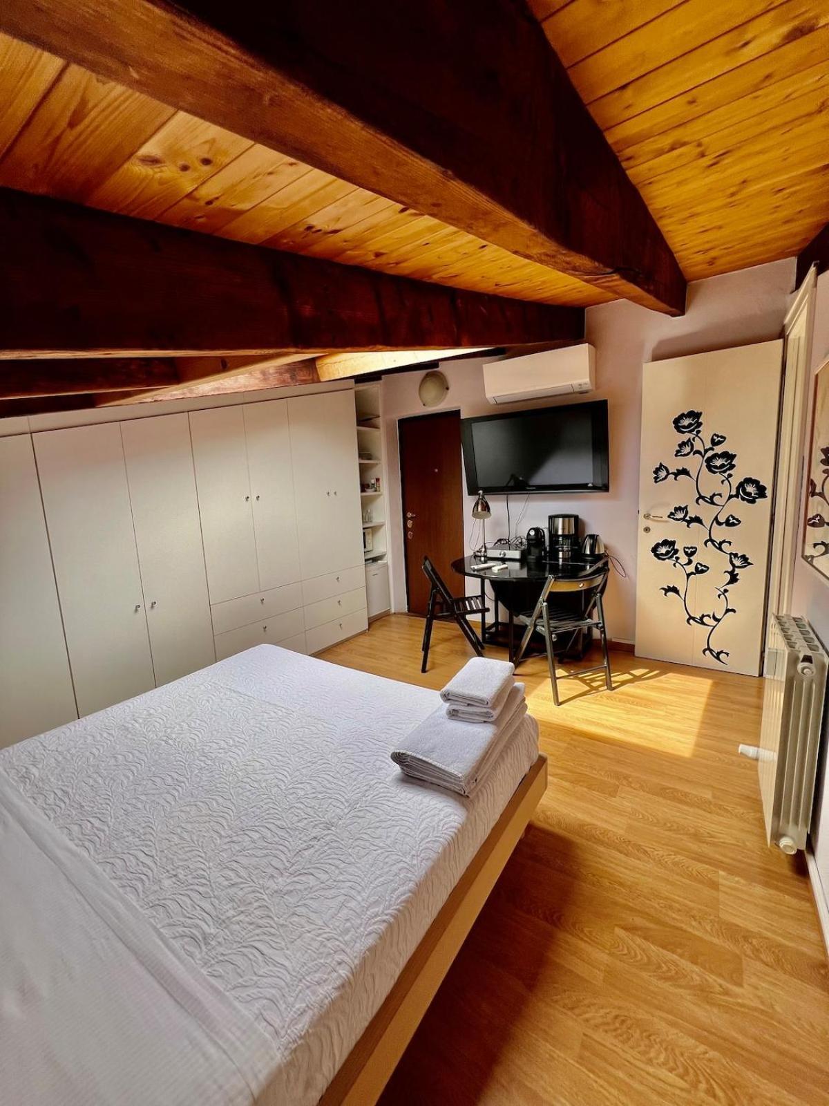 Apartment Charming Attic In The Center Of Milan!