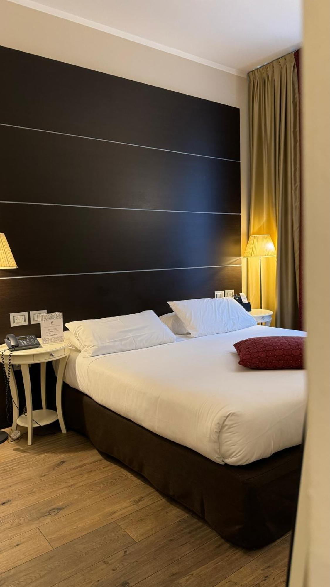 Townhouse 33 Hotel