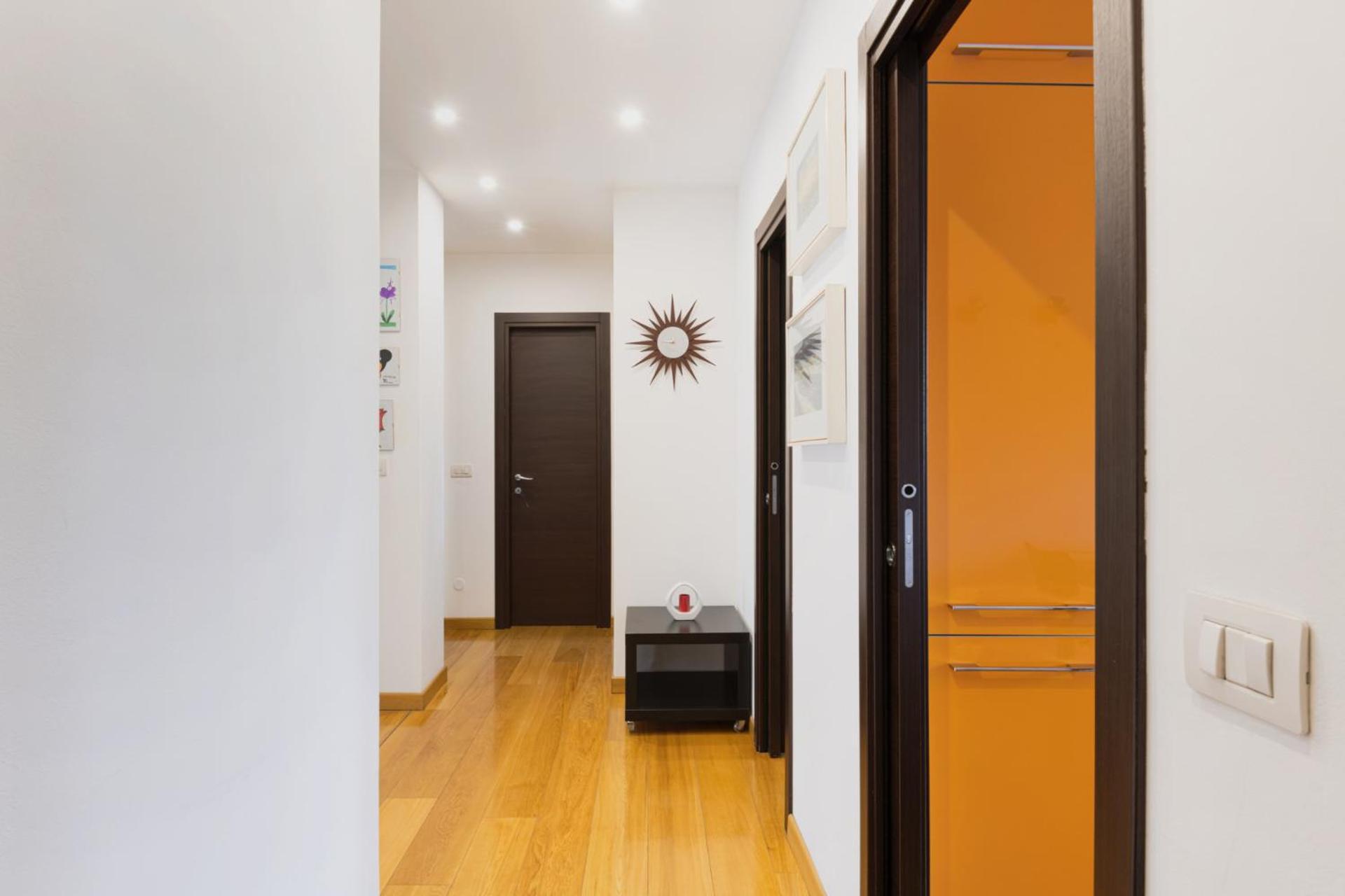 Easylife - Elegante In Solari * Milan