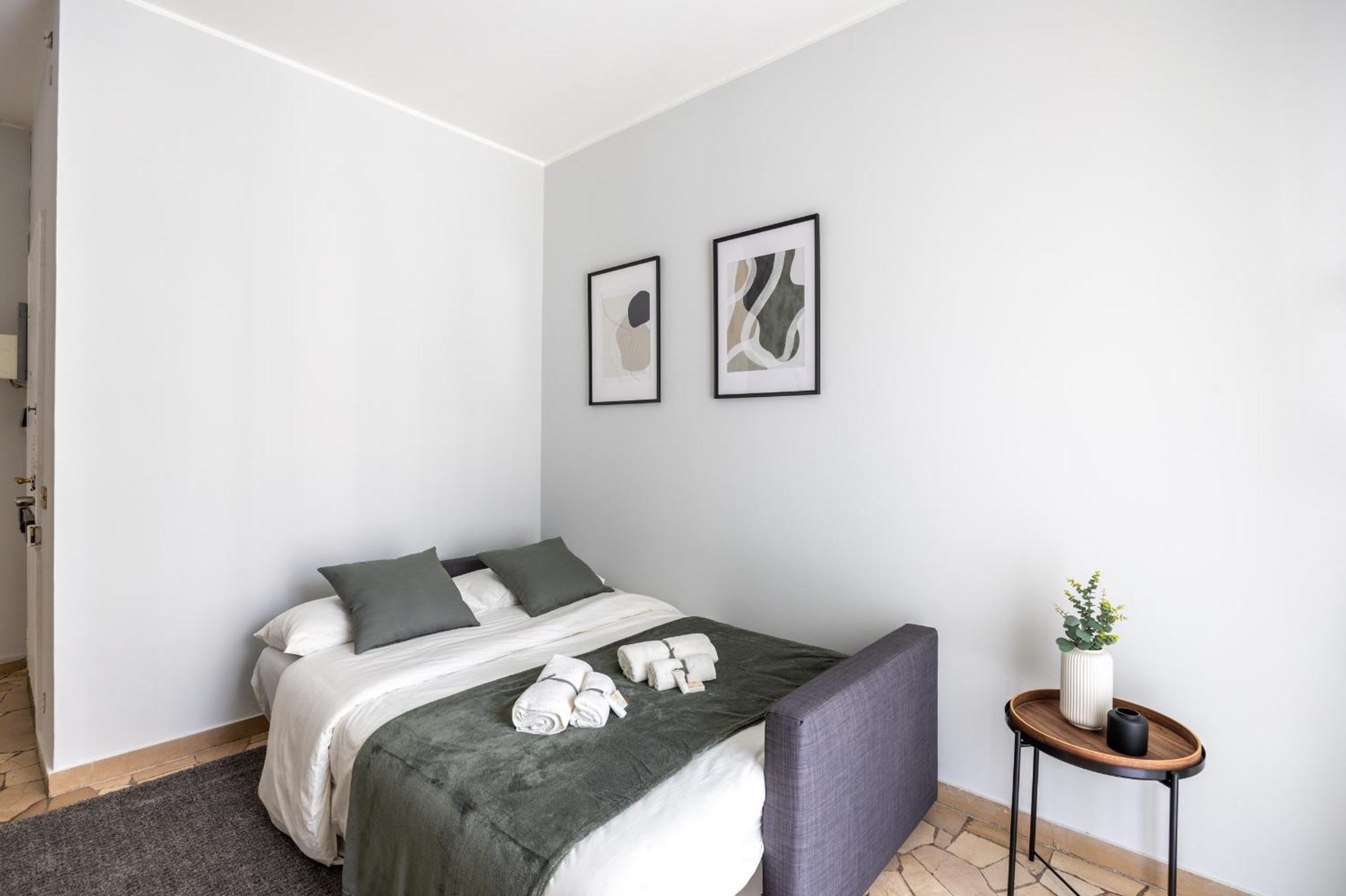 8 Min Dalla Metro Casa Elegante Con Netflix E Wifi Milan