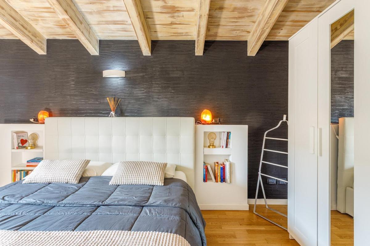 Unconventional Near Linate - Supreme Meme Loft Milan