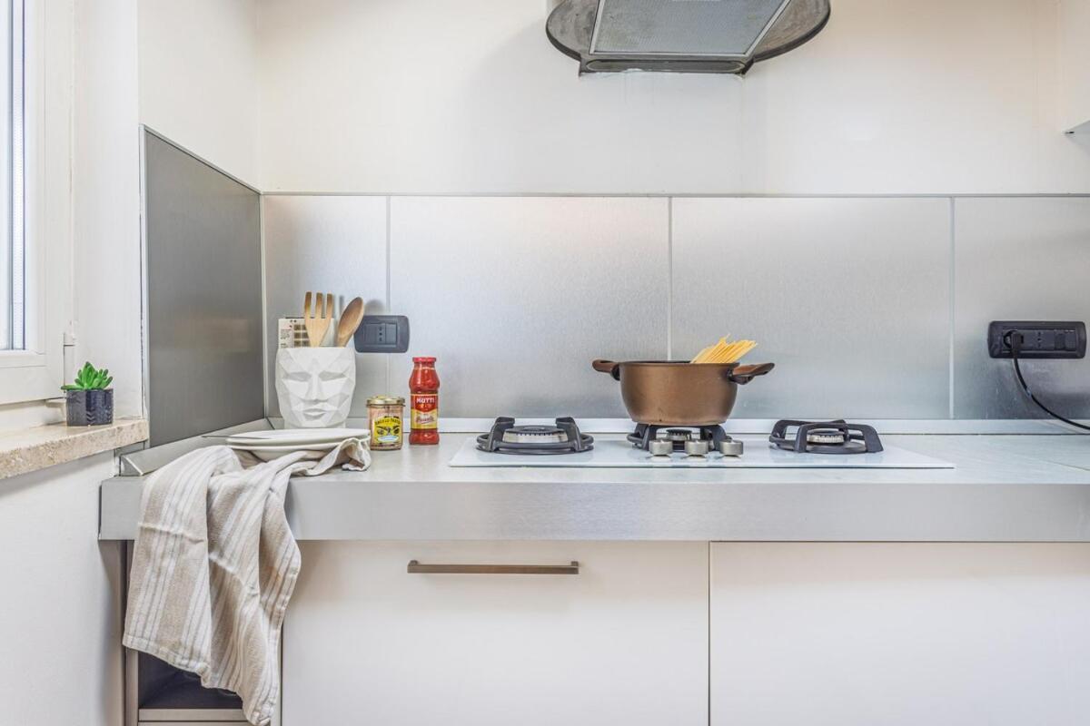 Unconventional Near Linate - Supreme Meme Loft Apartment Milan