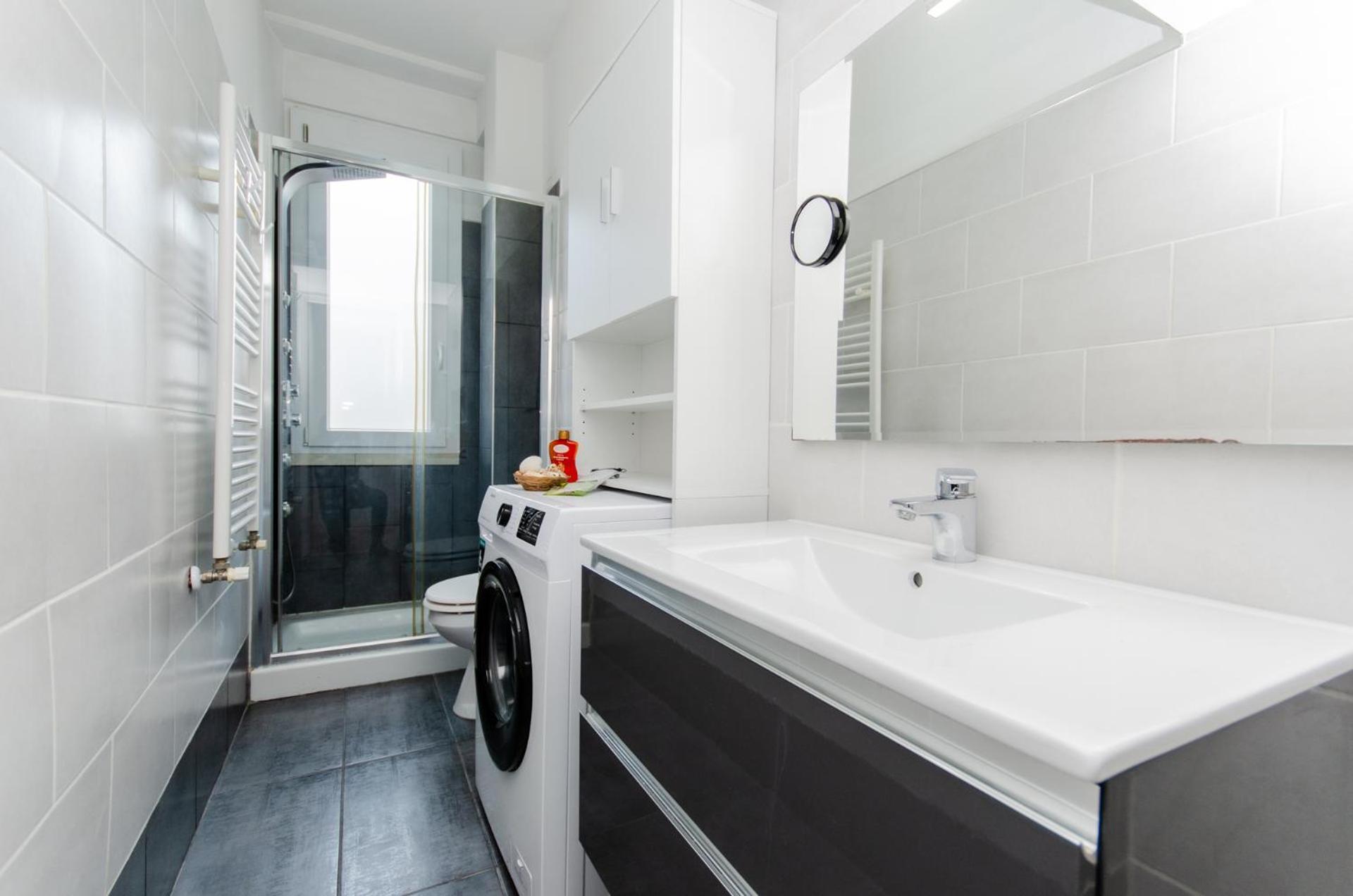 Apartment Lugano S&s Home, Moderna E Tranquilla, Vicino Al Centro Di Milano, Con Parcheggio Gratuito Esterno