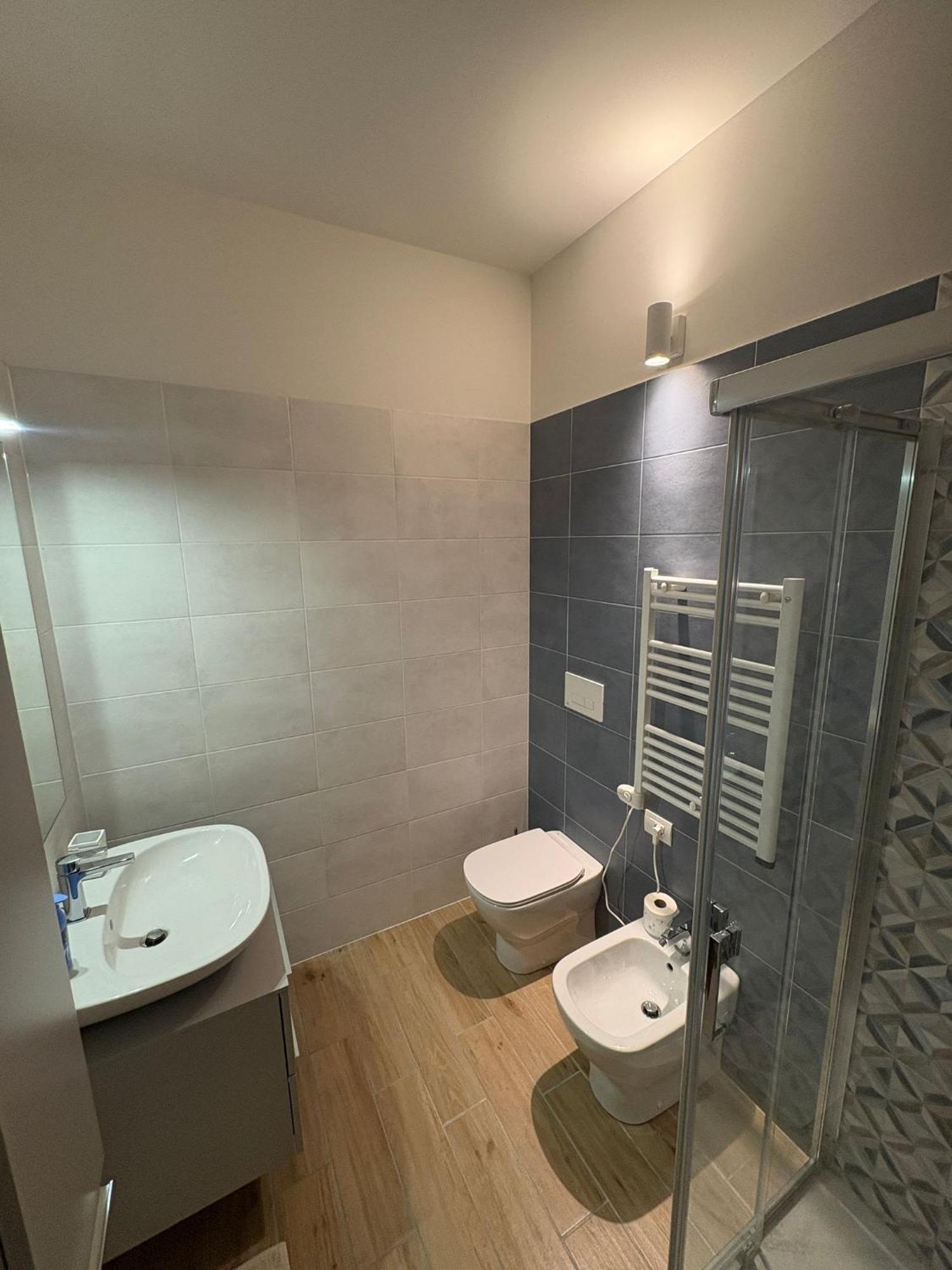 Panorama - Luminous With Private Garage Apartment *