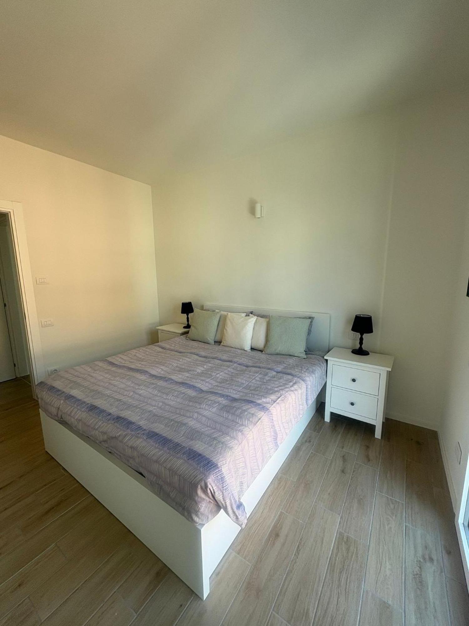 Panorama - Luminous With Private Garage Apartment