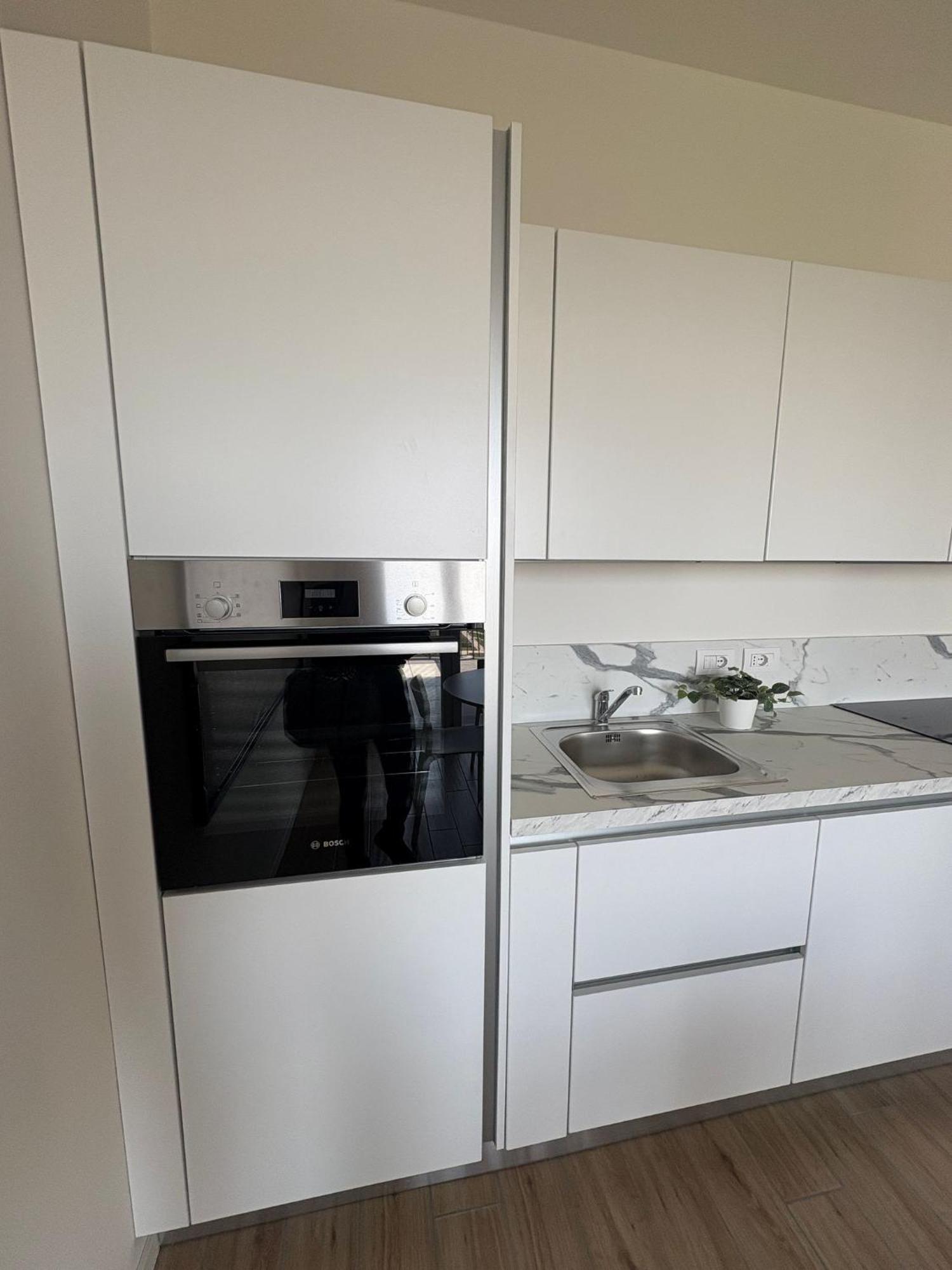 Panorama - Luminous With Private Garage Apartment *