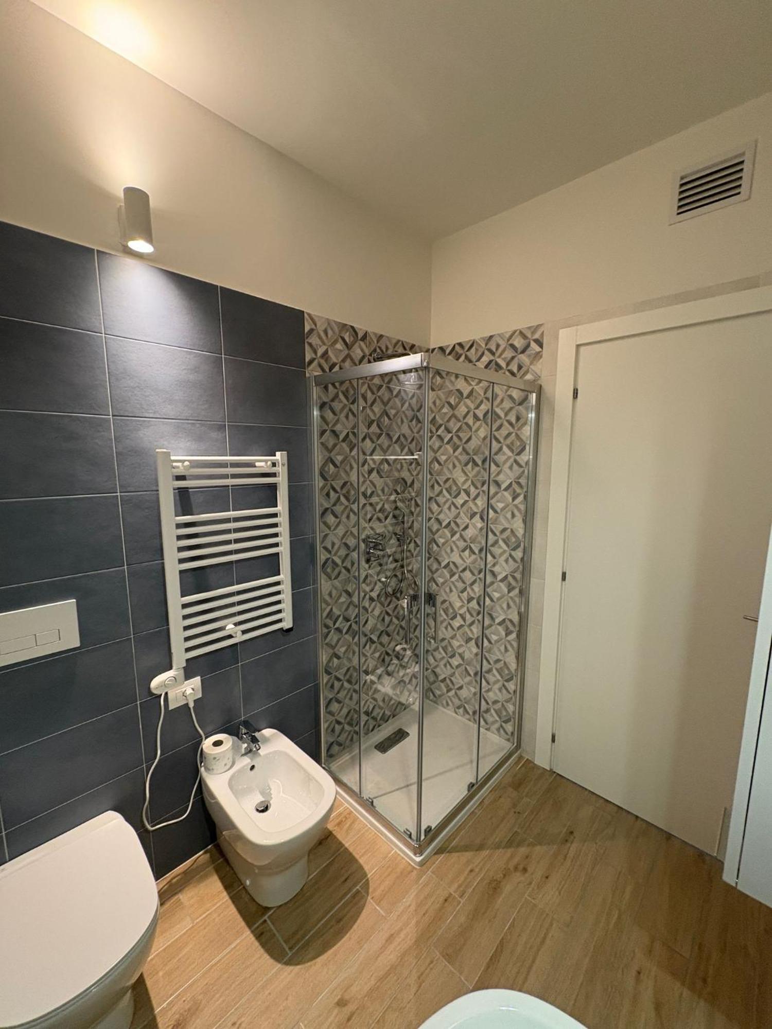 Panorama - Luminous With Private Garage Apartment *