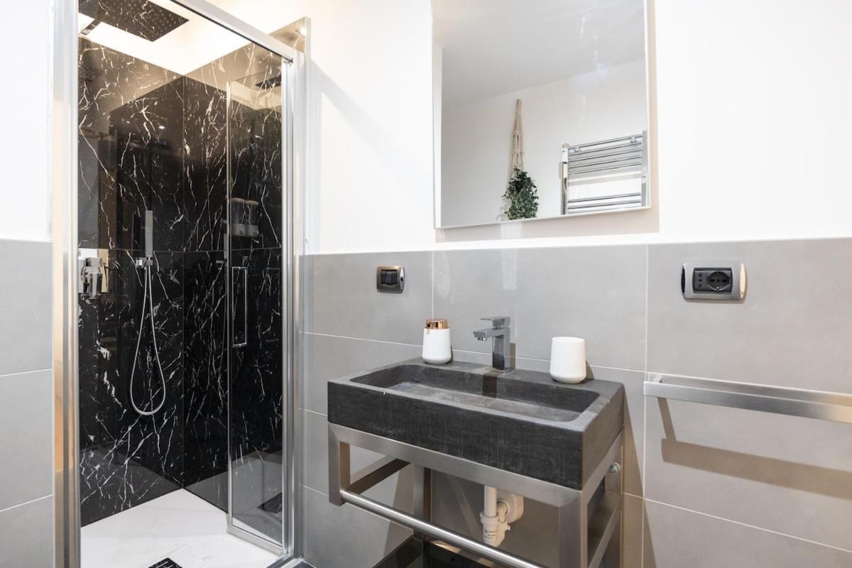 Design I Steps From Fair & Metro Apartment Milan