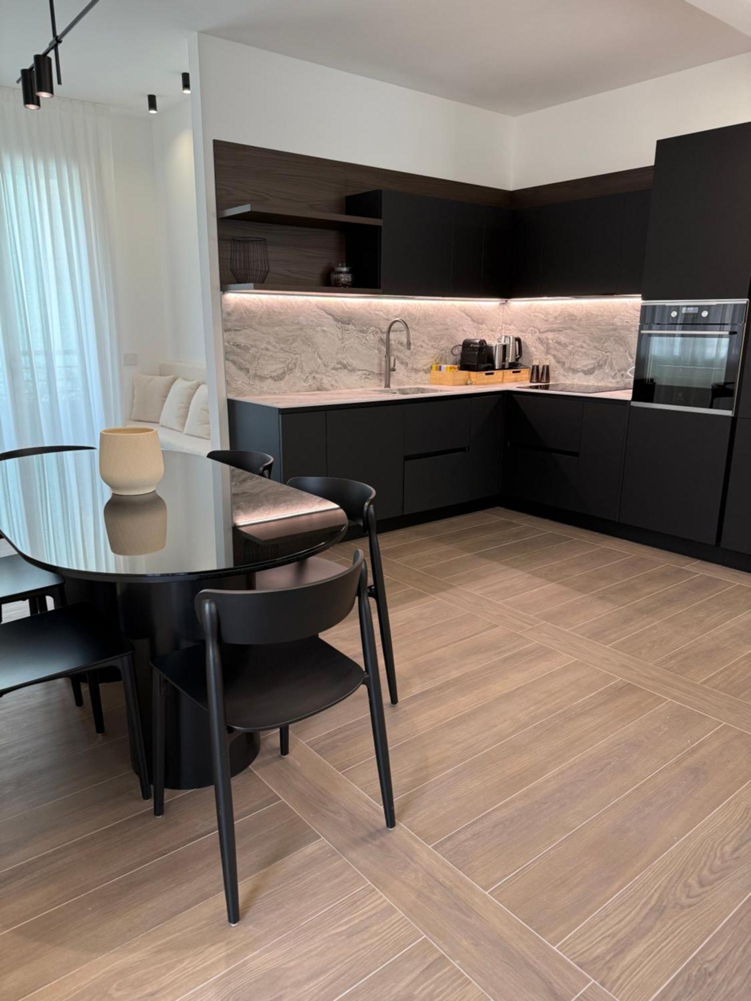 White House Con Posti Auto Milan
