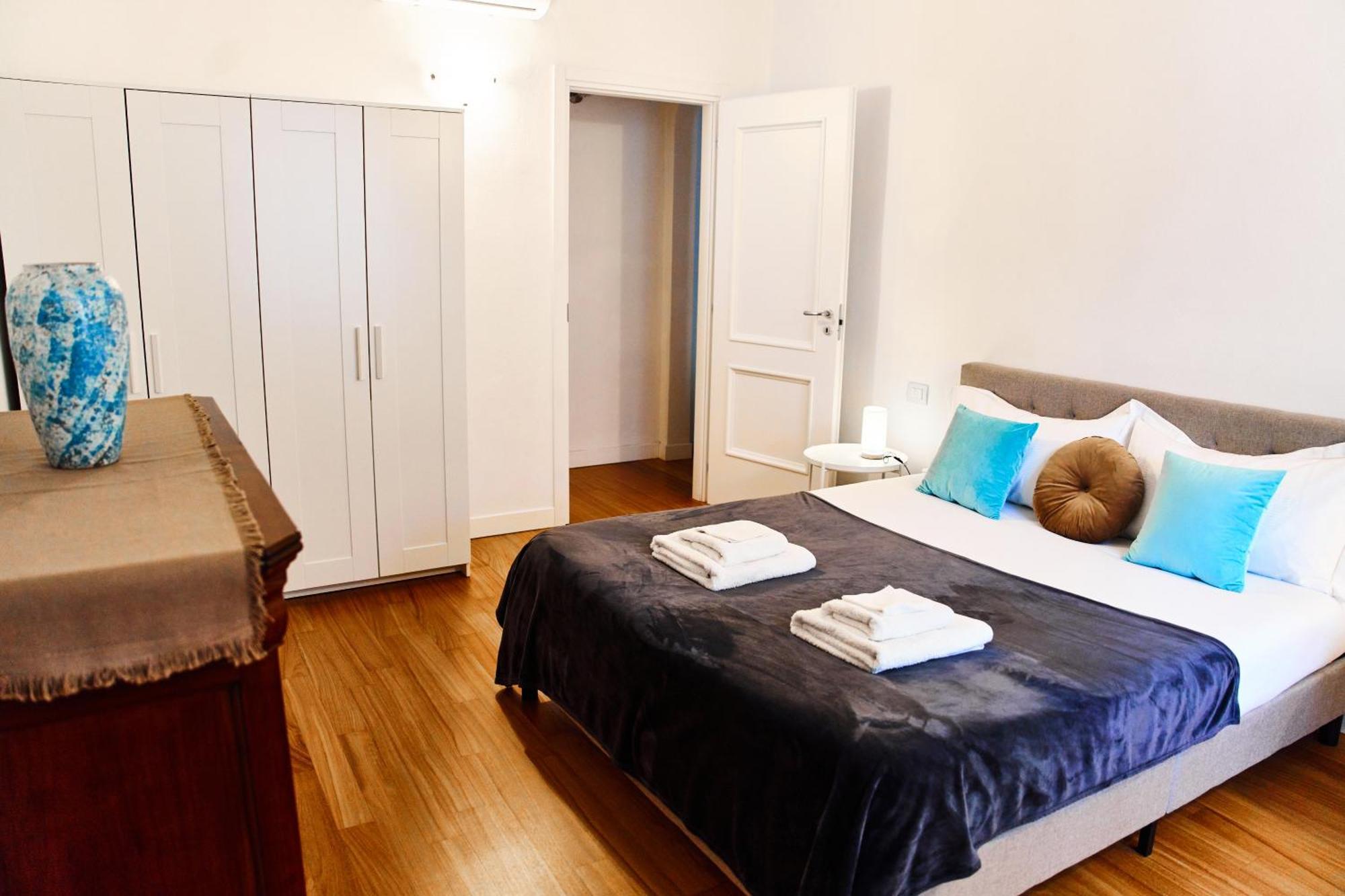 Riverside Loft Navigli - Spacious Two-bedroom * Milan