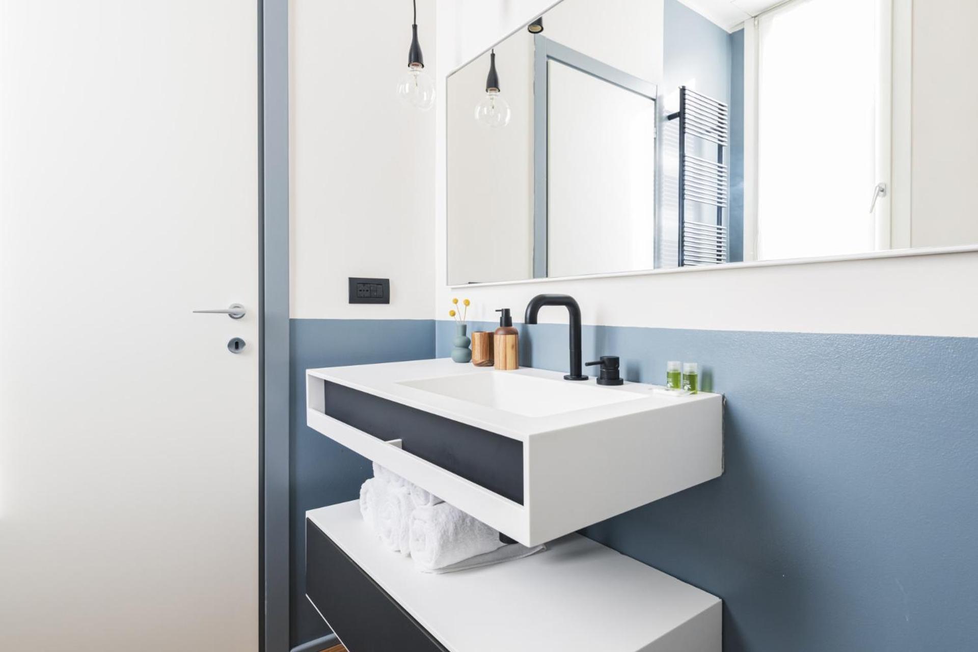Easylife - Con Terrazzo Vicino Duomo Apartment *