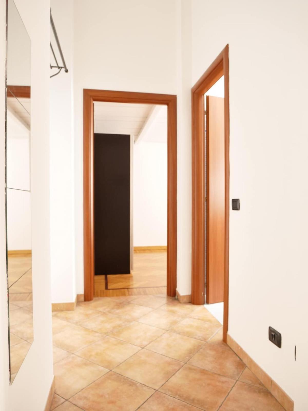 Fogagnolo's House - Vicino Metropolitana Apartment