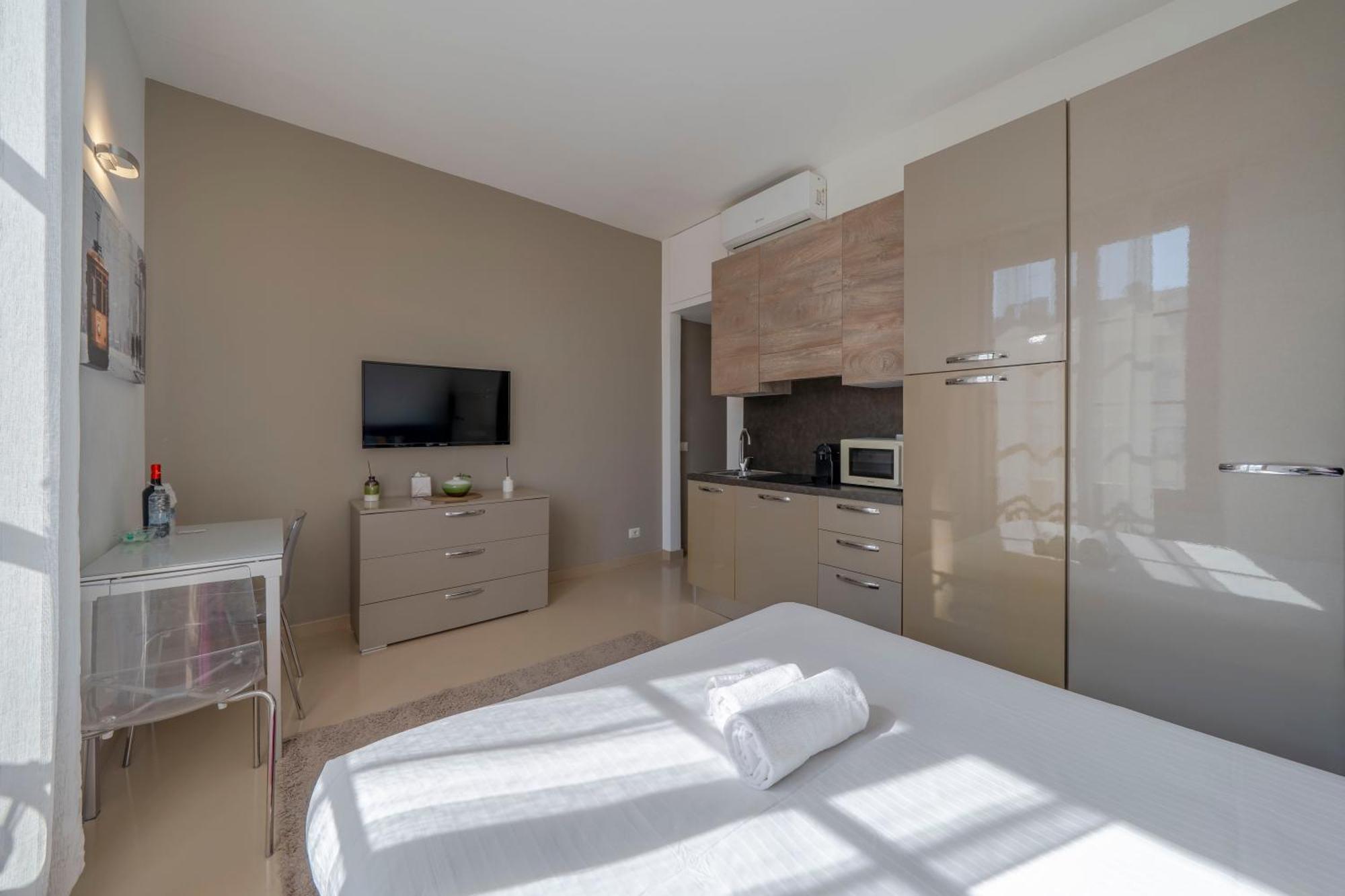 Navigli - Alzaia 54 *