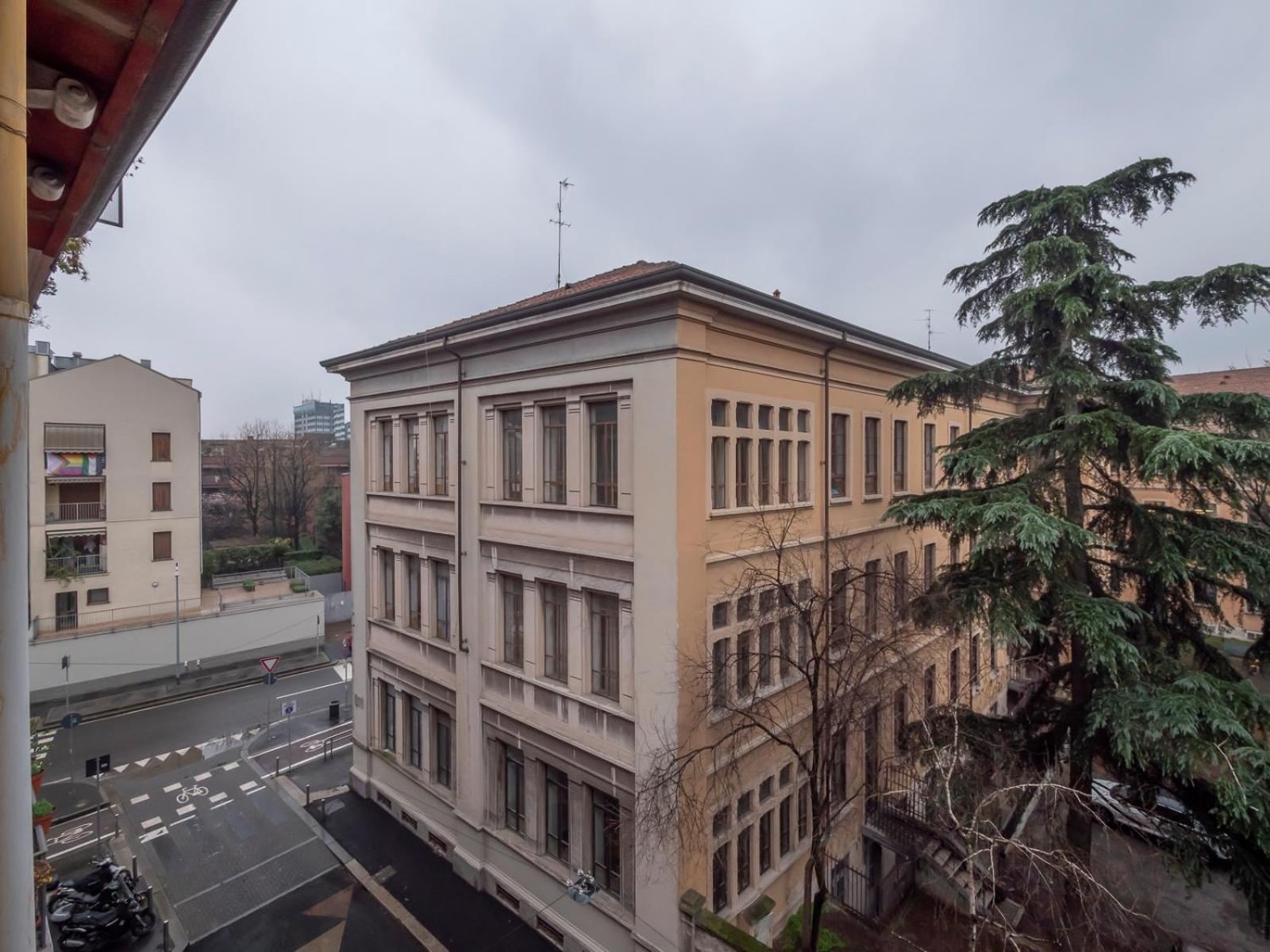 Design - Bernardino De Conti 6 Milan