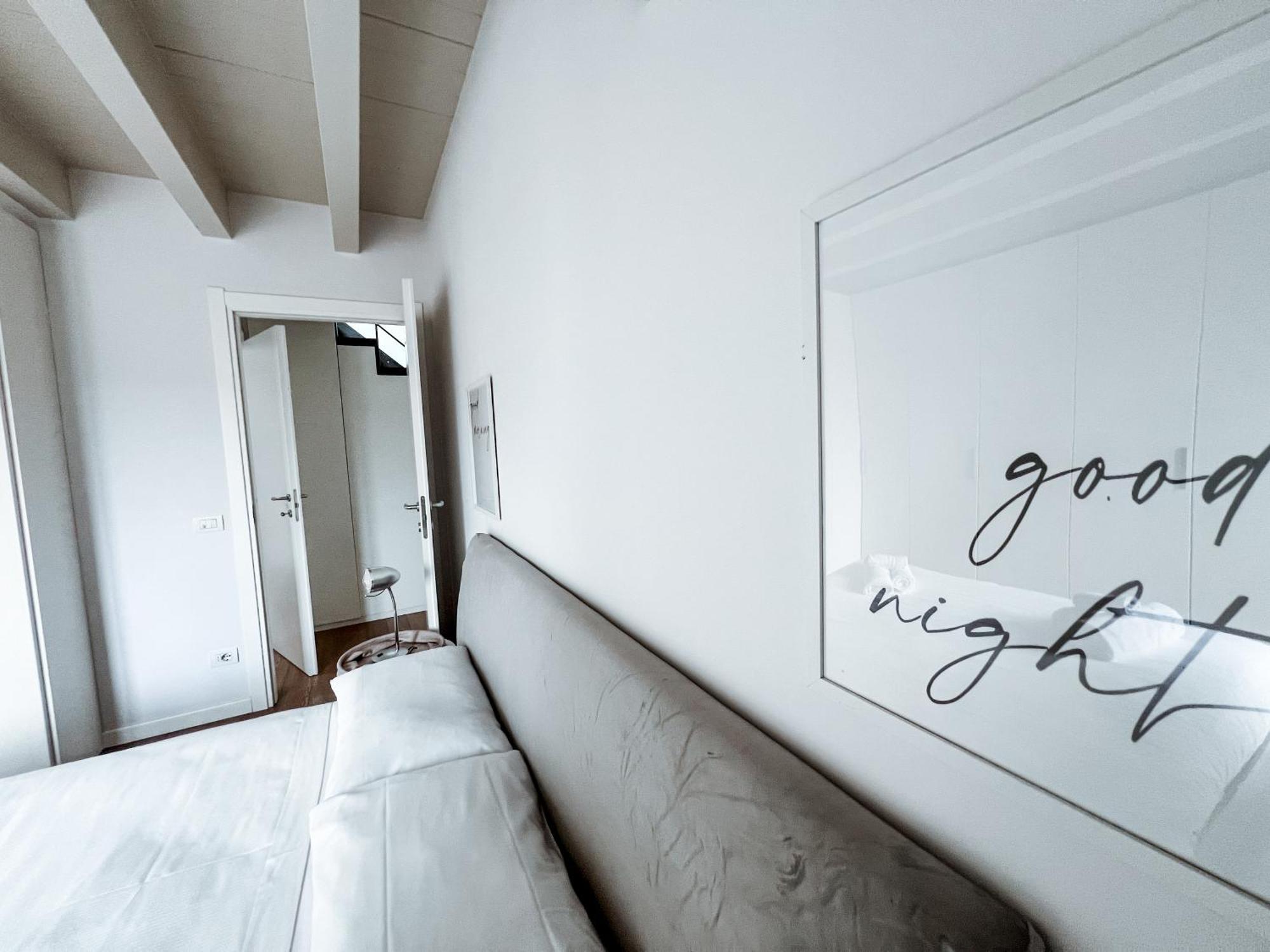 Garden Penthouse - Large & Trendy Flat, Milan