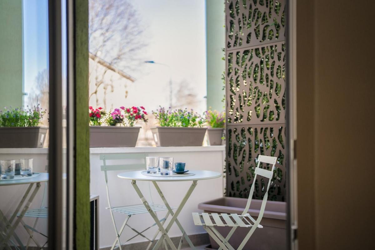 Apartment Comfort & Design Minutes Away From The Centre *