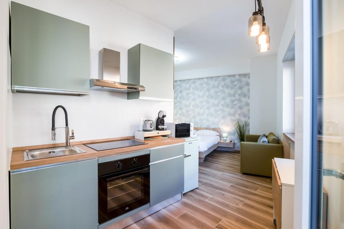 Comfort & Design Minutes Away From The Centre