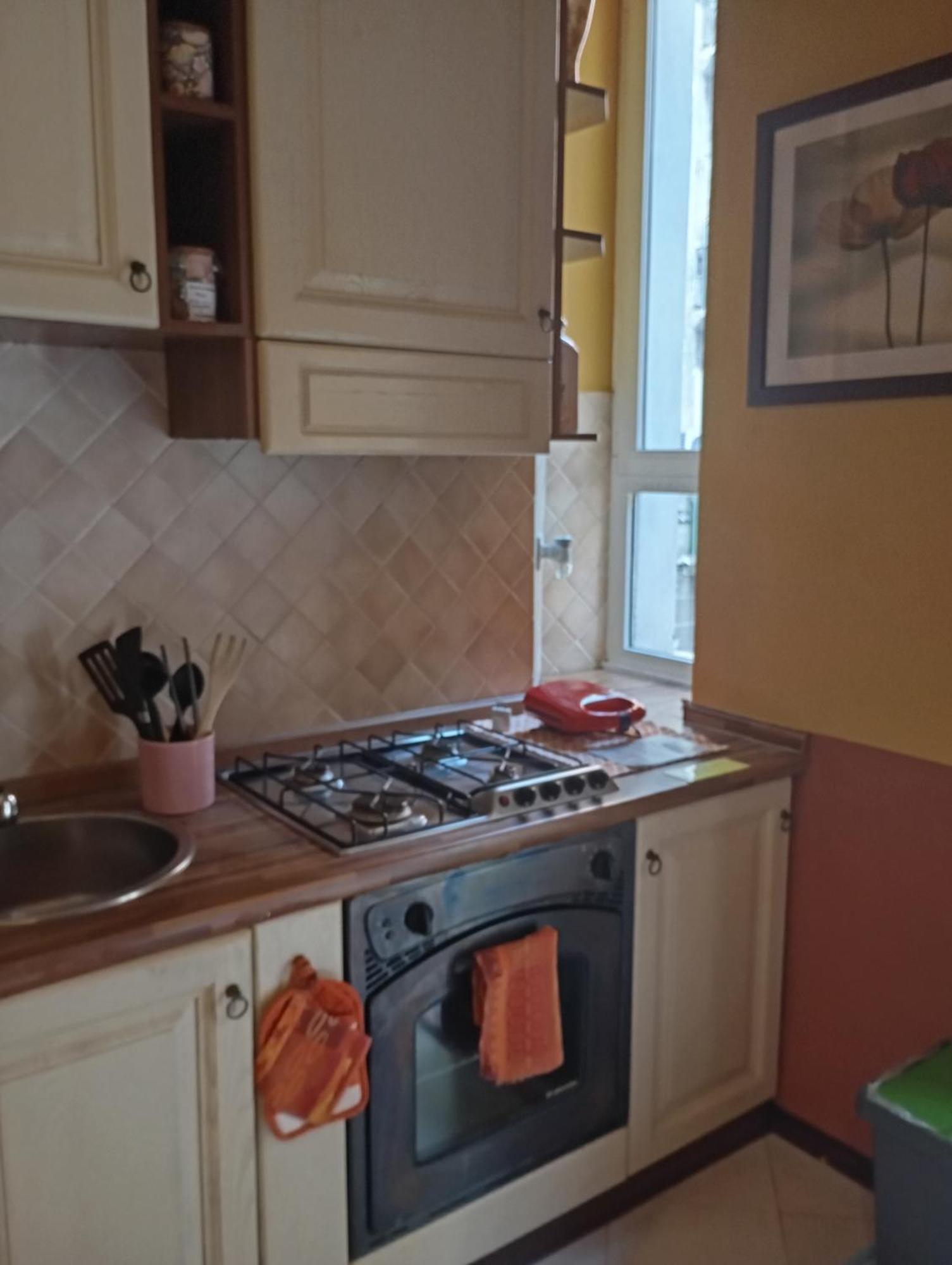 Flores Home, Vintage Charm Near Center & Navigli Apartment