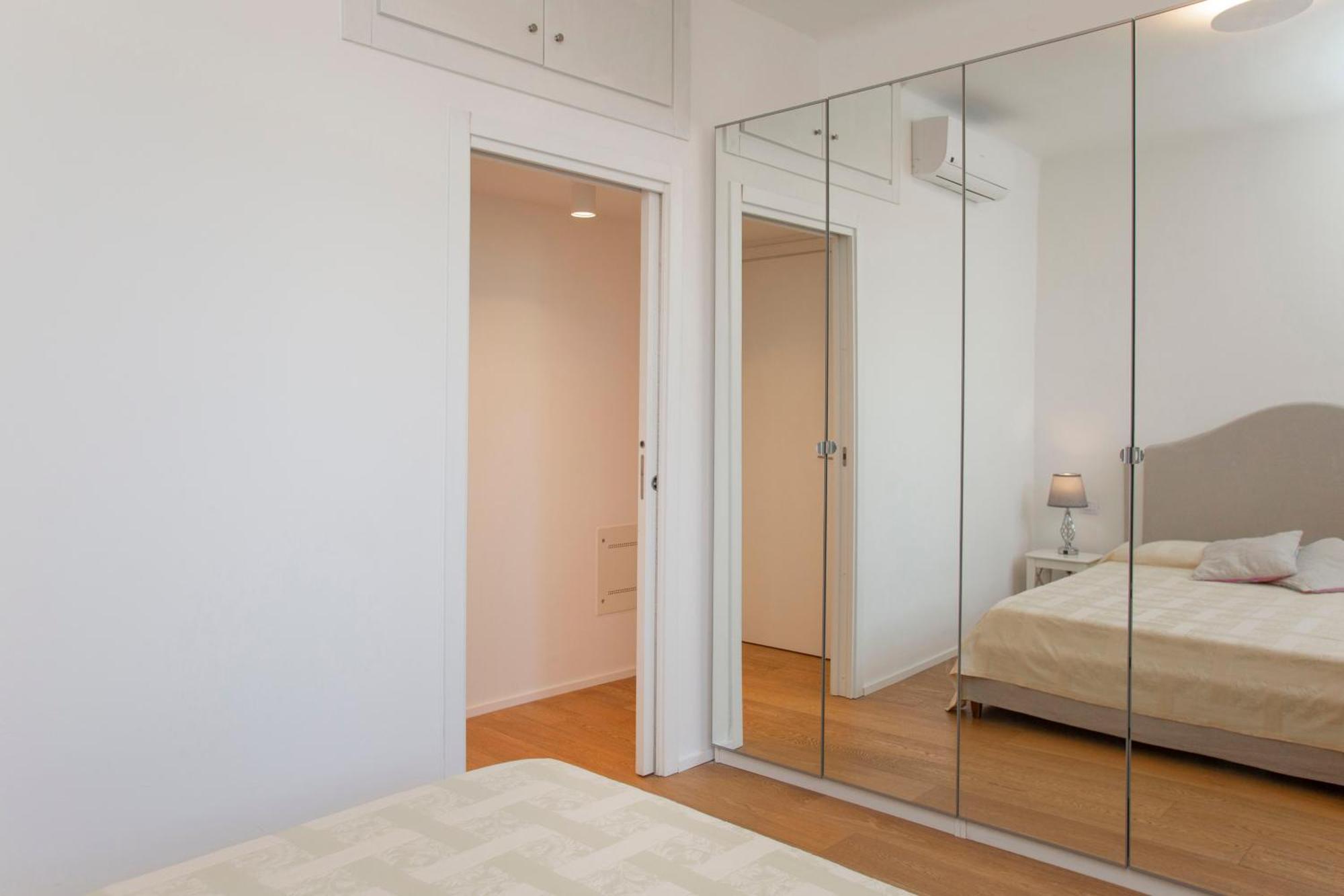 Apartment Exclusive Location, Cozy And Modern *