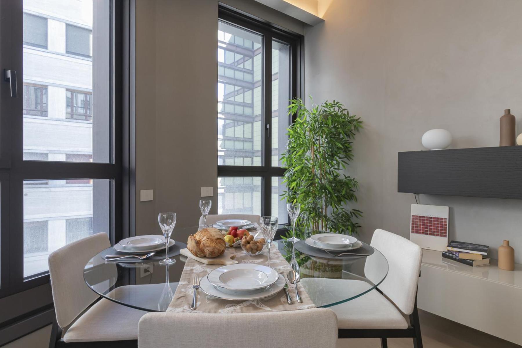 San Babila Tower With Panoramic Terrace Overlooking Duomo By Rentopolis Apartment Milan