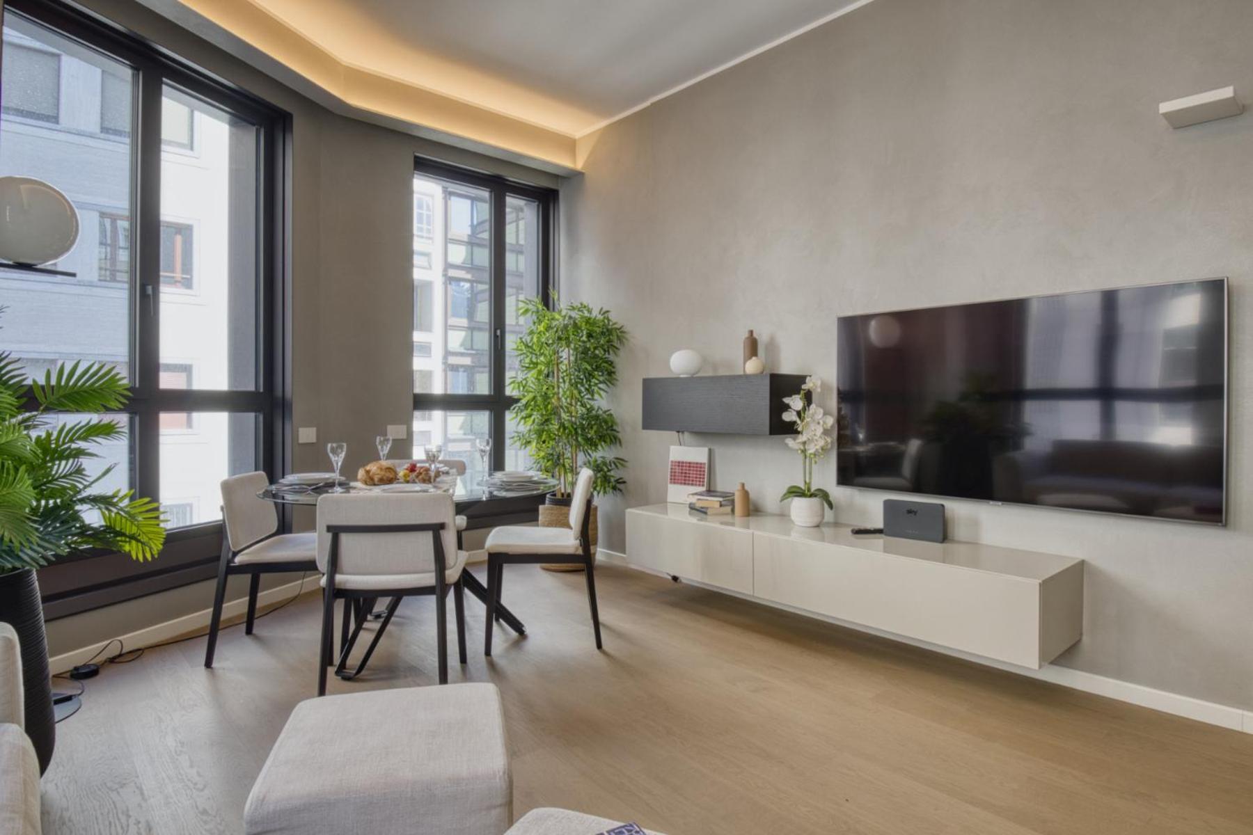 Apartment San Babila Tower With Panoramic Terrace Overlooking Duomo By Rentopolis Milan
