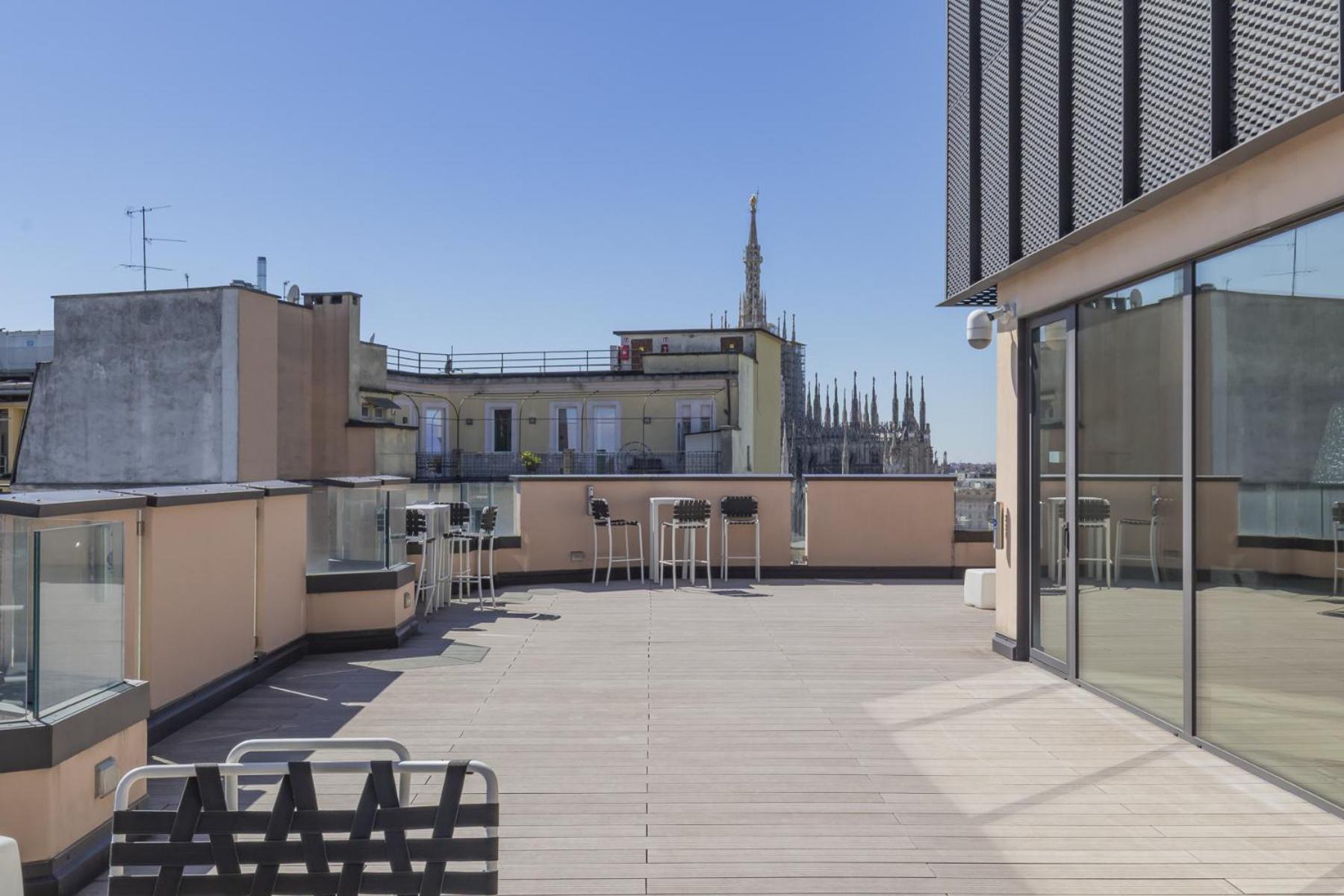 San Babila Tower With Panoramic Terrace Overlooking Duomo By Rentopolis * Milan