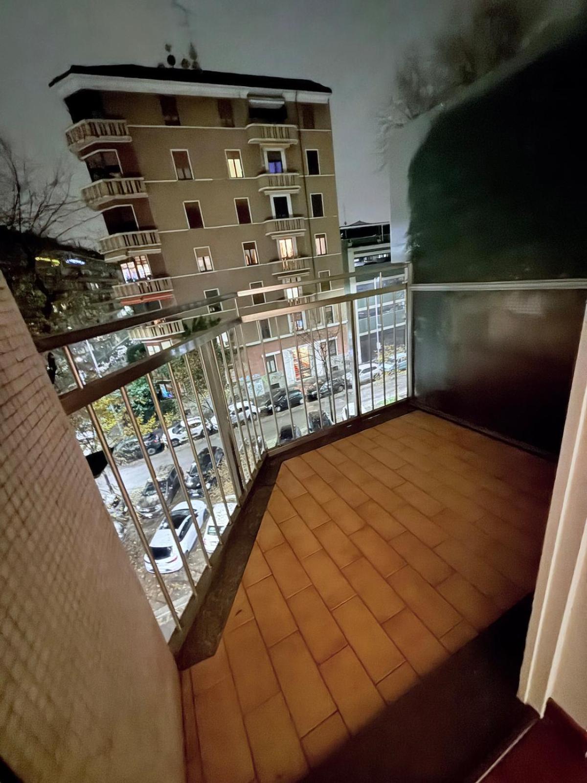Brand New Near Center Apartment