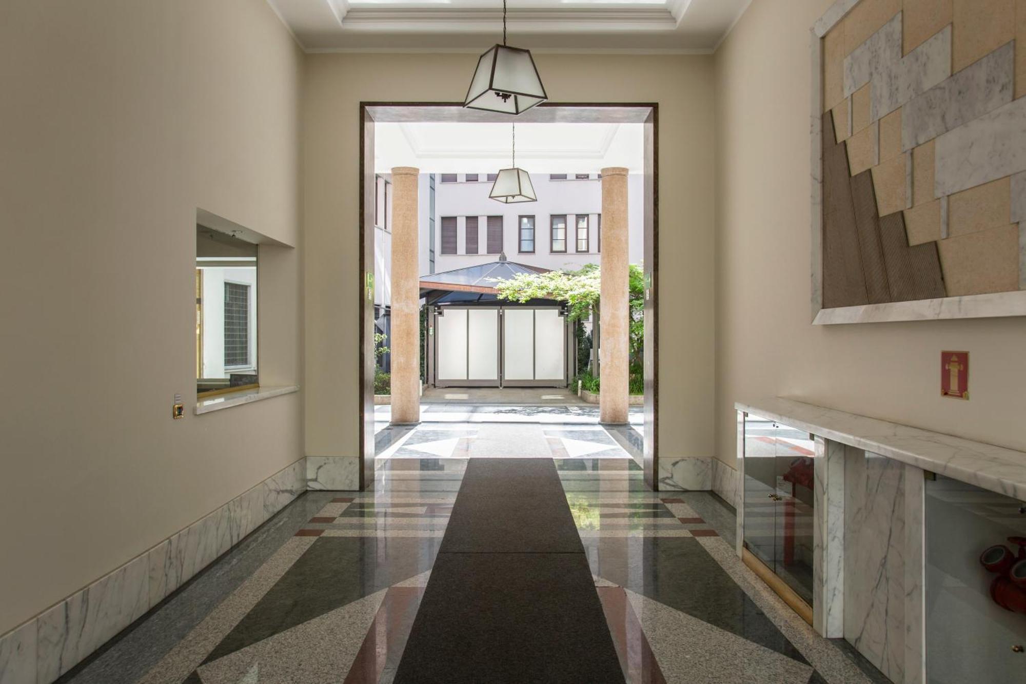 Vittoria Flat 18 - * Milan