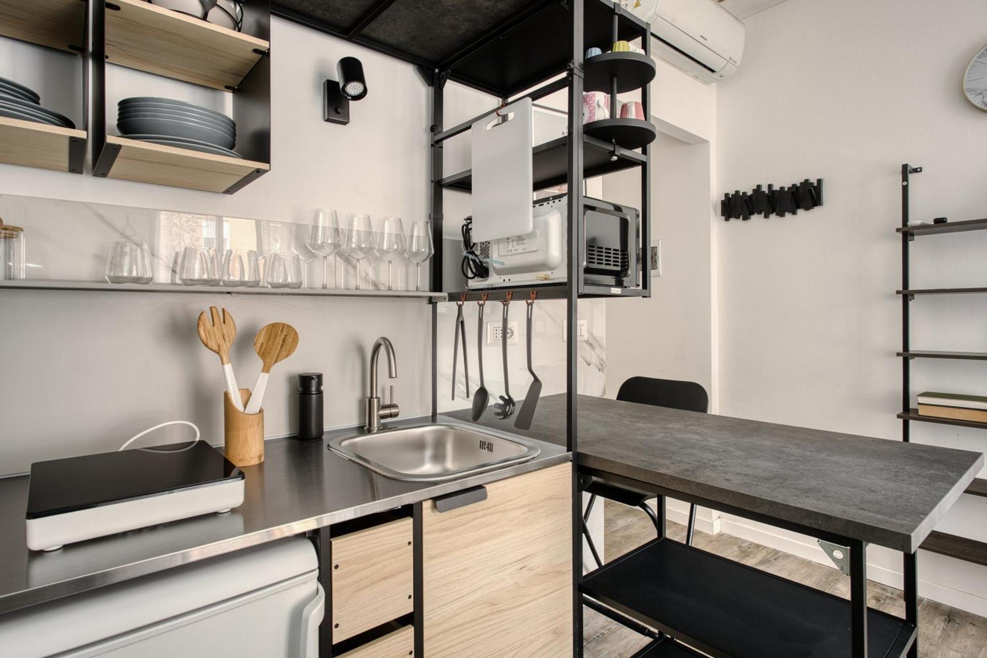 Joivy Elegant Double Near Subway Station Apartment Milan