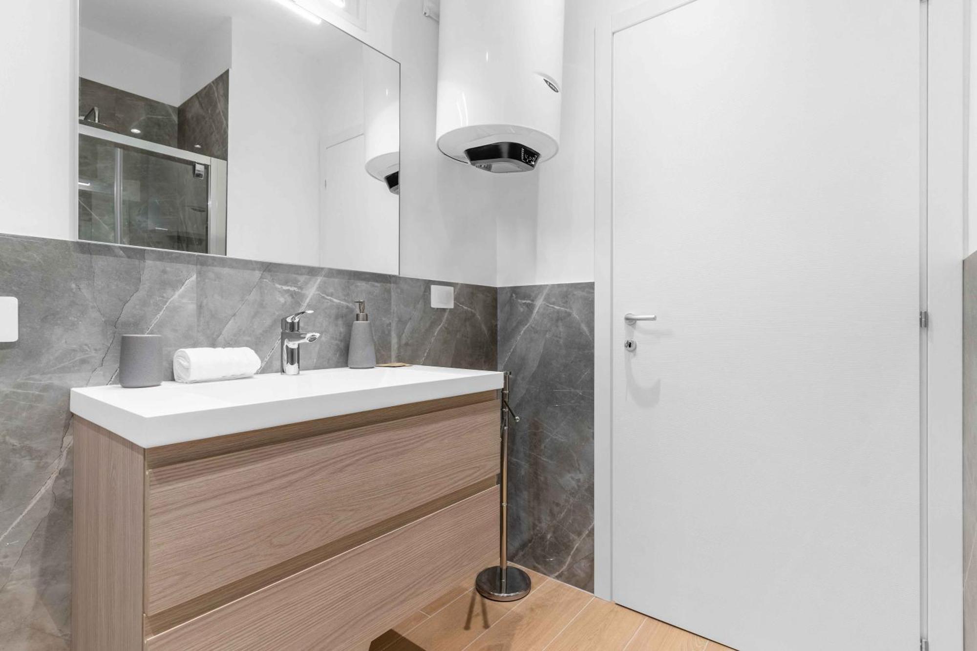Vitruvio Palace - La Vista Apartment