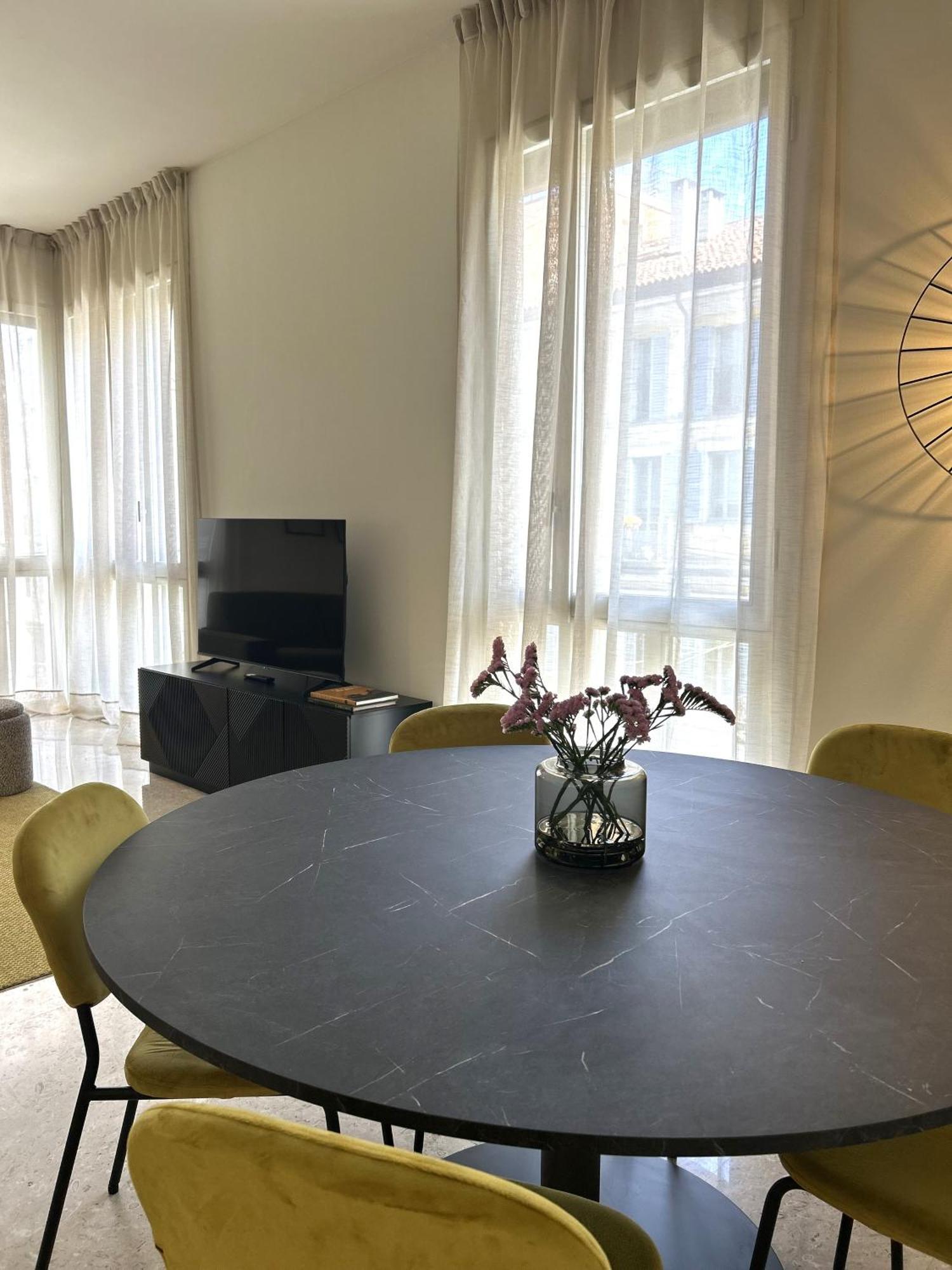Fifty Eight Missori Three Bedrooms * Milan